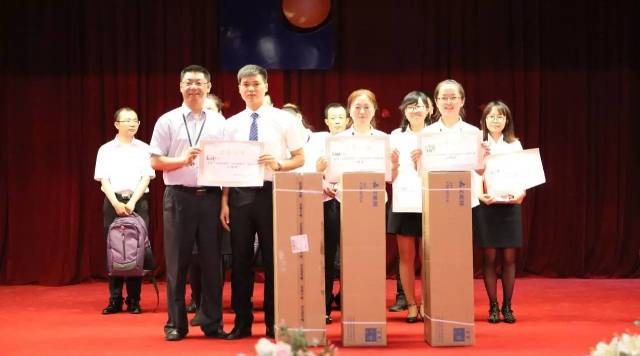 +稱號(hào)★“為黨旗增輝，為企業(yè)增效”——股份公司黨委演講比賽凝聚奮進(jìn)力量